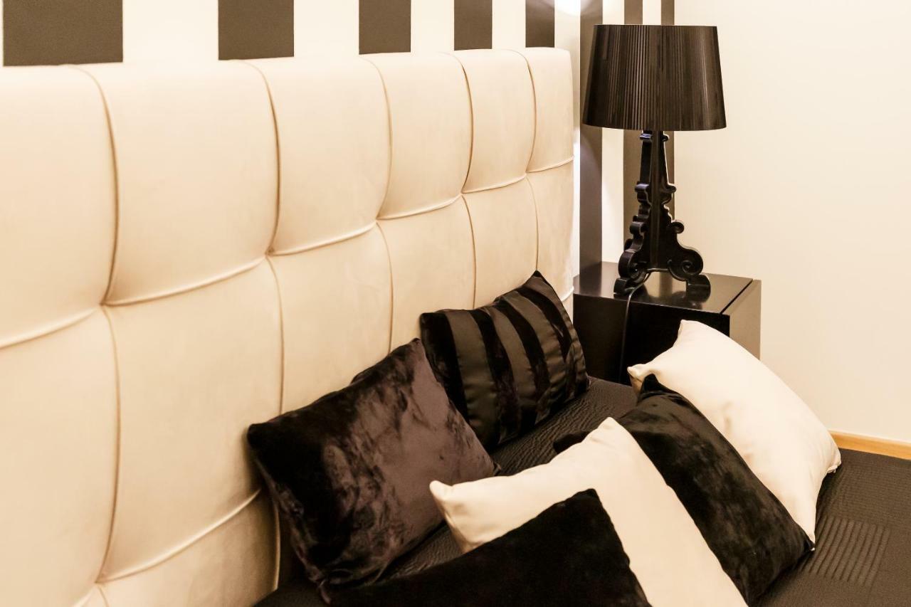 Bb 22 Charming Rooms & Apartments パレルモ エクステリア 写真
